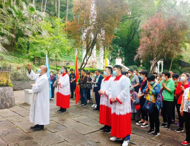 China’s Catholicism: Faith, Human Rights, and the Pursuit of Harmony