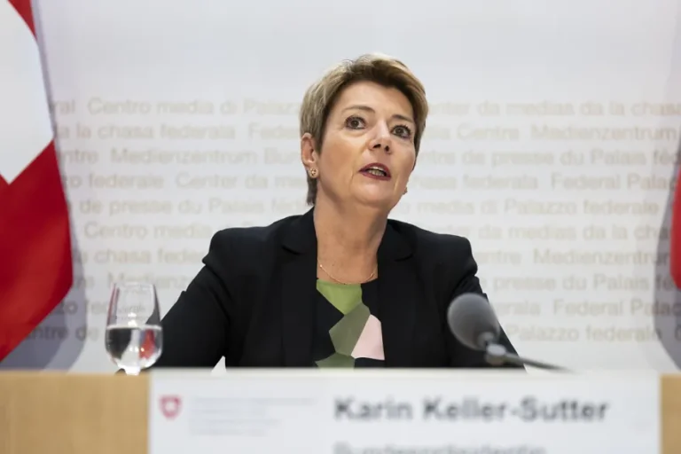 Swiss government rejects initiative to abolish marriage tax penalty Swiss government rejects initiative to abolish marriage tax penalty