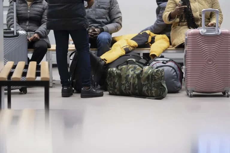 Far fewer unaccompanied minors apply for asylum in Switzerland